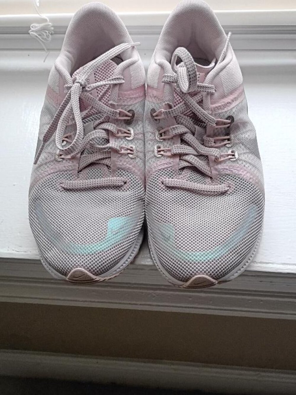 NIKE QUEST Running Shoes for women size 6.5 - Pink 6453/74378
